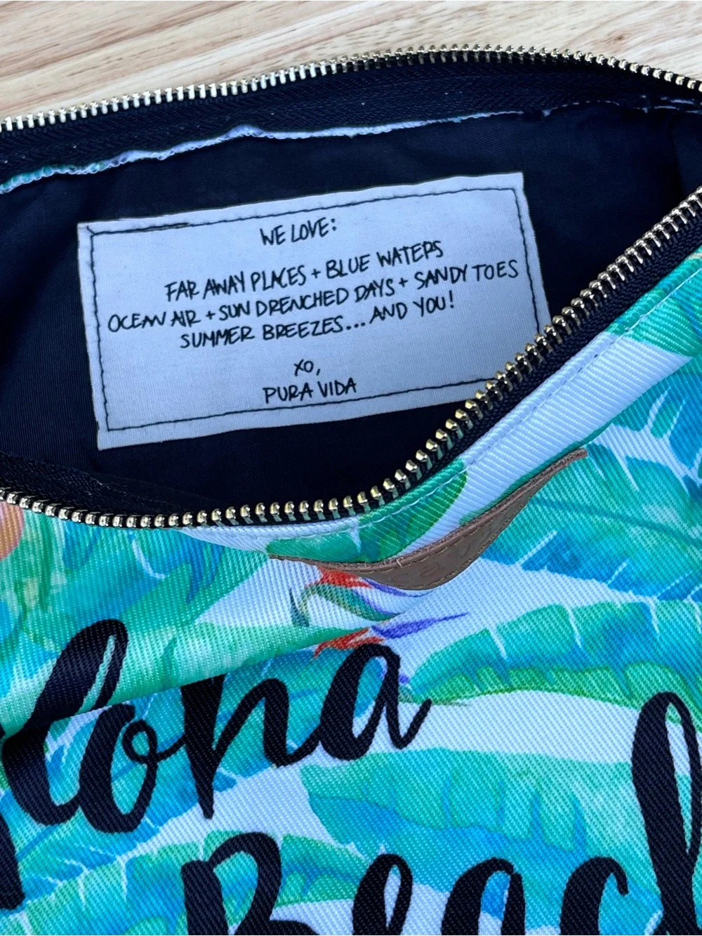 Pura Vida Aloha Beaches Generous Size Top Zippered Pouch Tropical Palm Trees EUC